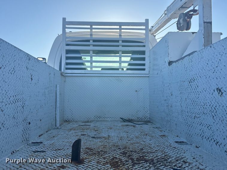 image for item EG8853 2007 Chevrolet C7500 utility / service truck