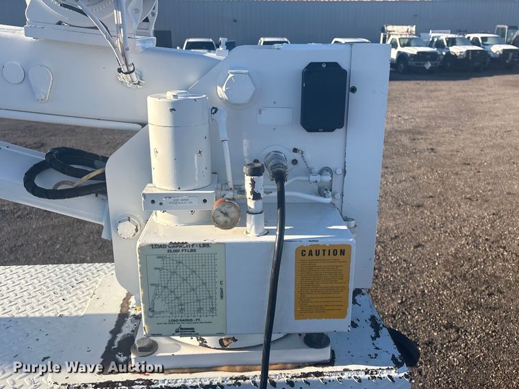 image for item EG8853 2007 Chevrolet C7500 utility / service truck