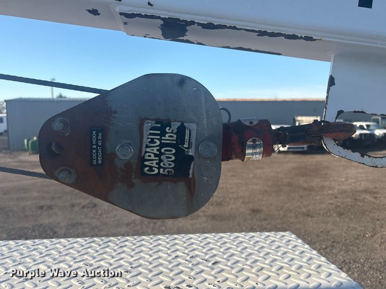 image for item EG8853 2007 Chevrolet C7500 utility / service truck