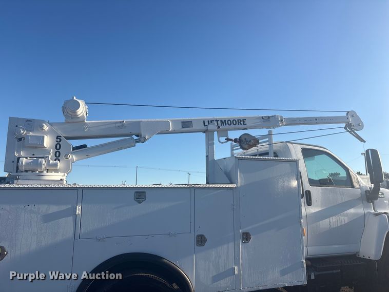 image for item EG8853 2007 Chevrolet C7500 utility / service truck