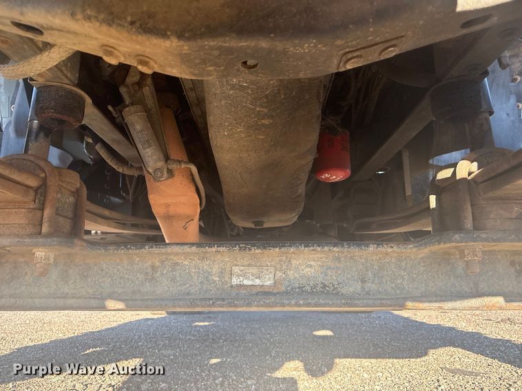 image for item EG8853 2007 Chevrolet C7500 utility / service truck