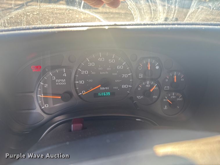 image for item EG8853 2007 Chevrolet C7500 utility / service truck