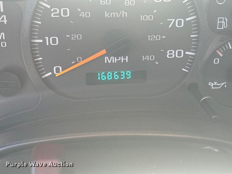 image for item EG8853 2007 Chevrolet C7500 utility / service truck