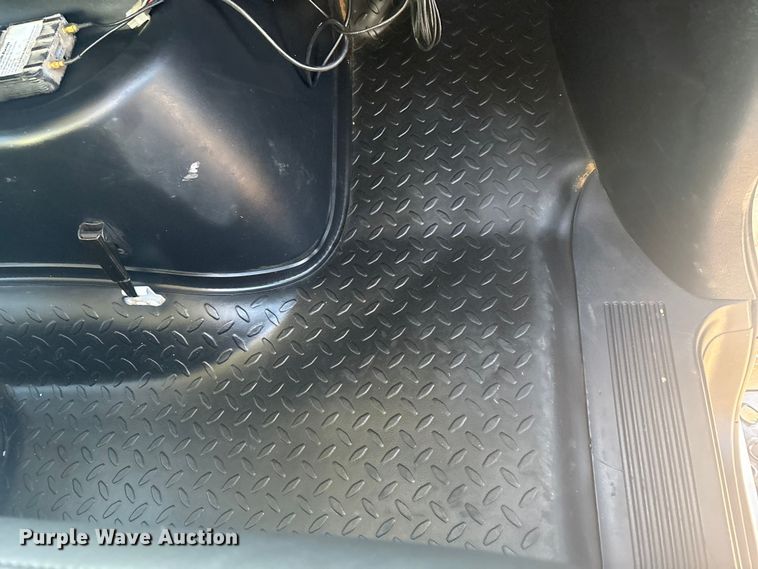 image for item EG8853 2007 Chevrolet C7500 utility / service truck