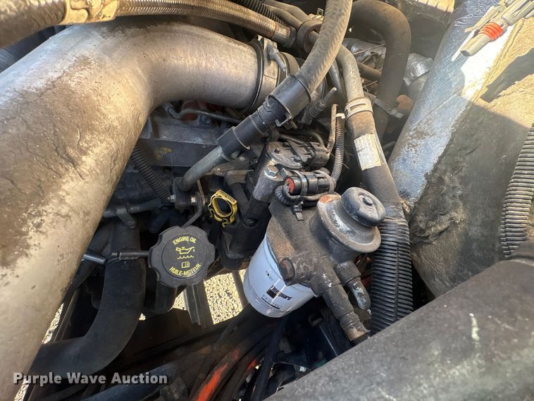 image for item EG8853 2007 Chevrolet C7500 utility / service truck