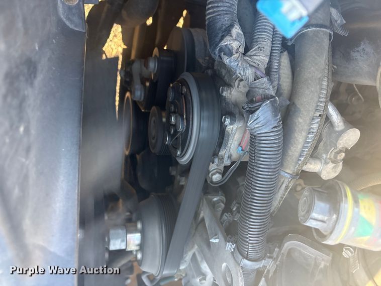 image for item EG8853 2007 Chevrolet C7500 utility / service truck