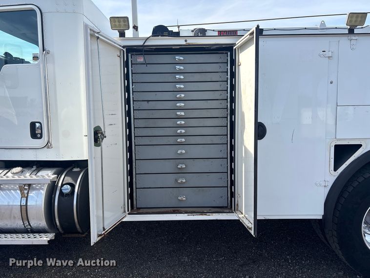 image for item EG8866 2016 Kenworth T3 Series utility / service truck