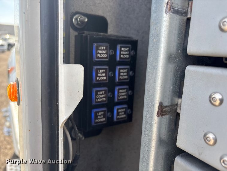 image for item EG8866 2016 Kenworth T3 Series utility / service truck