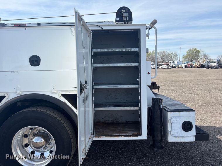 image for item EG8866 2016 Kenworth T3 Series utility / service truck