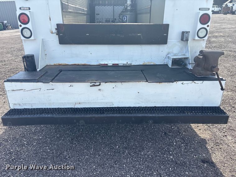 image for item EG8866 2016 Kenworth T3 Series utility / service truck