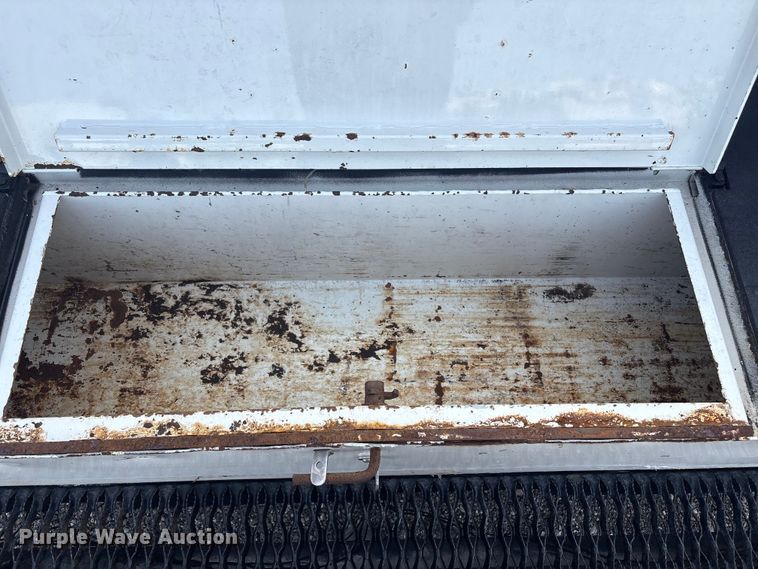 image for item EG8866 2016 Kenworth T3 Series utility / service truck