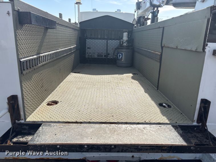 image for item EG8866 2016 Kenworth T3 Series utility / service truck