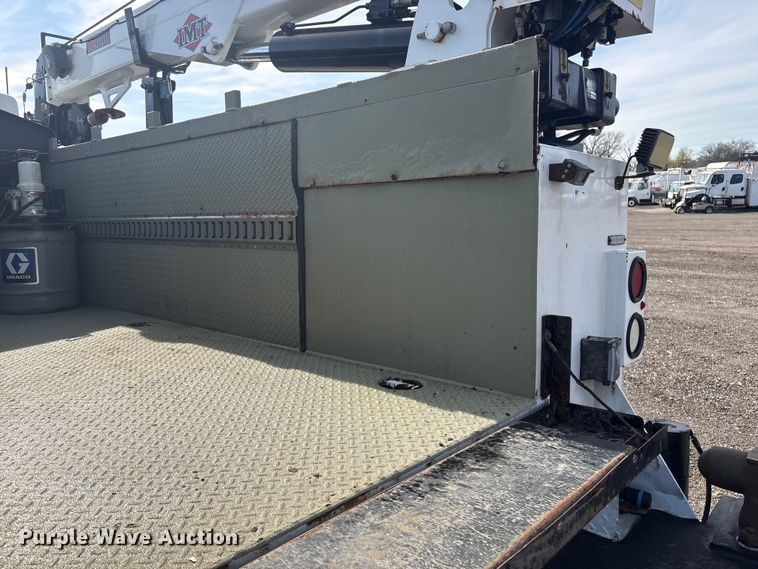 image for item EG8866 2016 Kenworth T3 Series utility / service truck