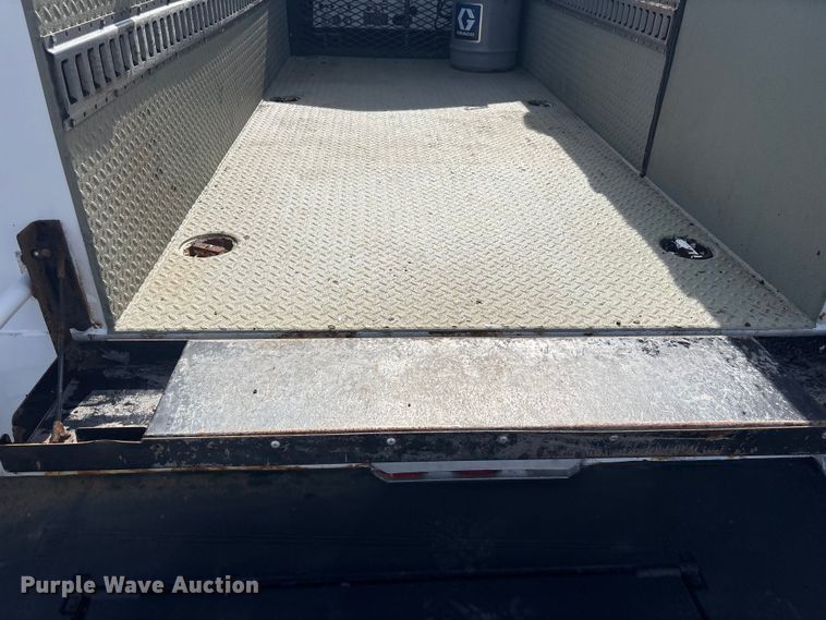 image for item EG8866 2016 Kenworth T3 Series utility / service truck