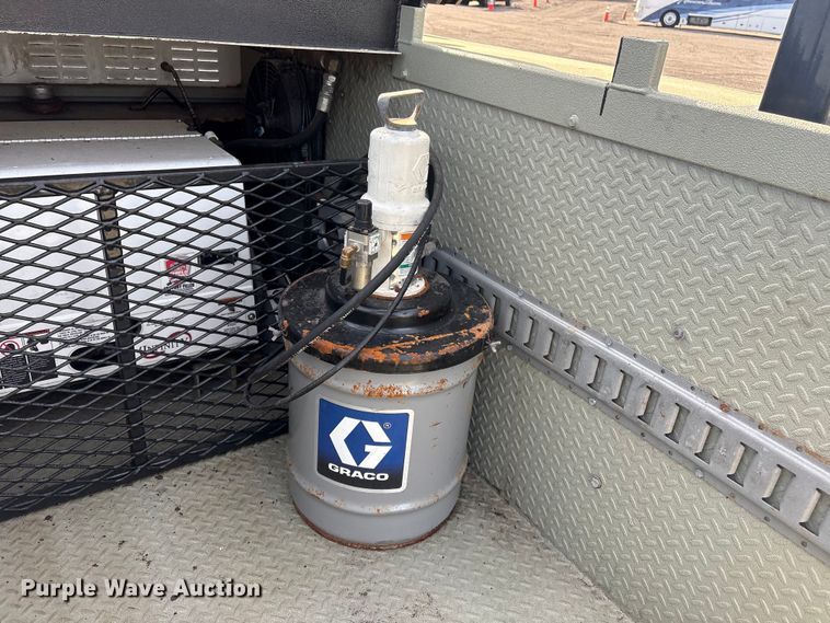 image for item EG8866 2016 Kenworth T3 Series utility / service truck