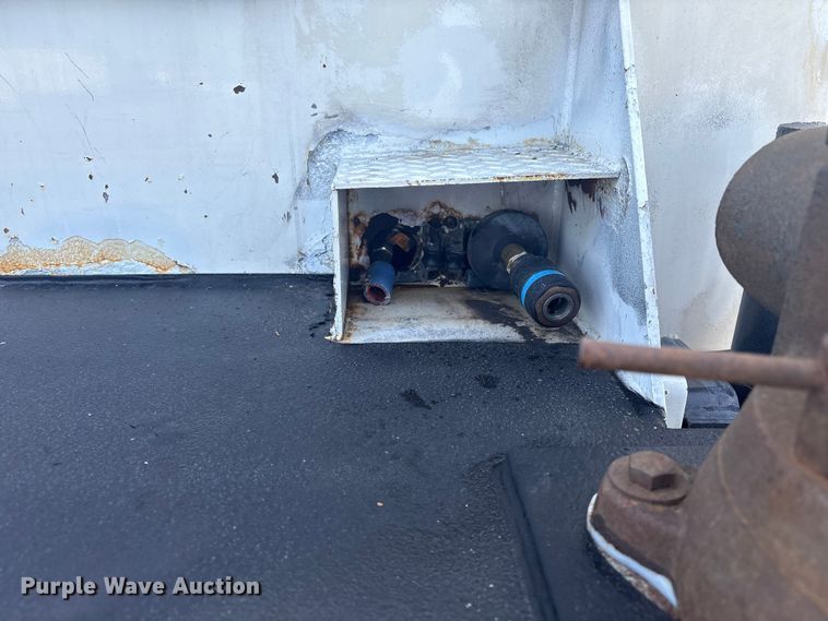 image for item EG8866 2016 Kenworth T3 Series utility / service truck