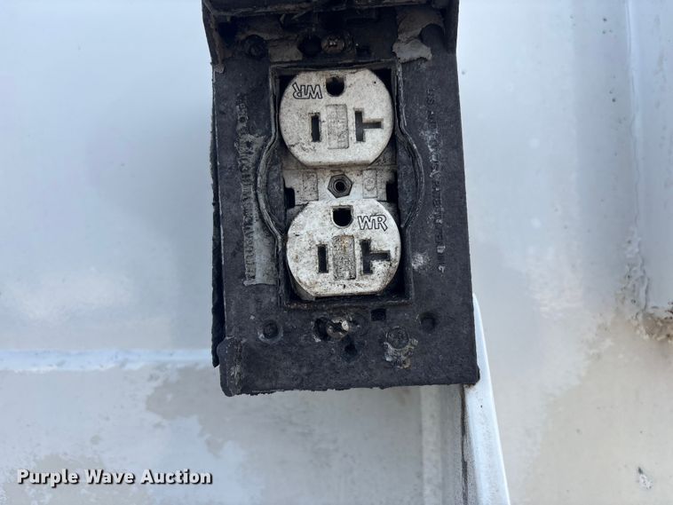 image for item EG8866 2016 Kenworth T3 Series utility / service truck