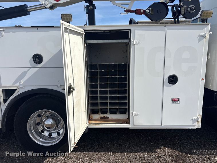 image for item EG8866 2016 Kenworth T3 Series utility / service truck