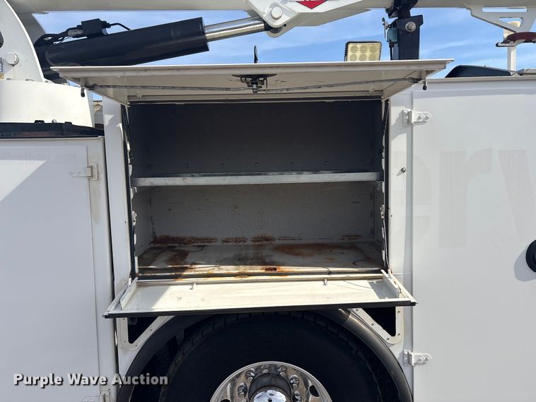 image for item EG8866 2016 Kenworth T3 Series utility / service truck