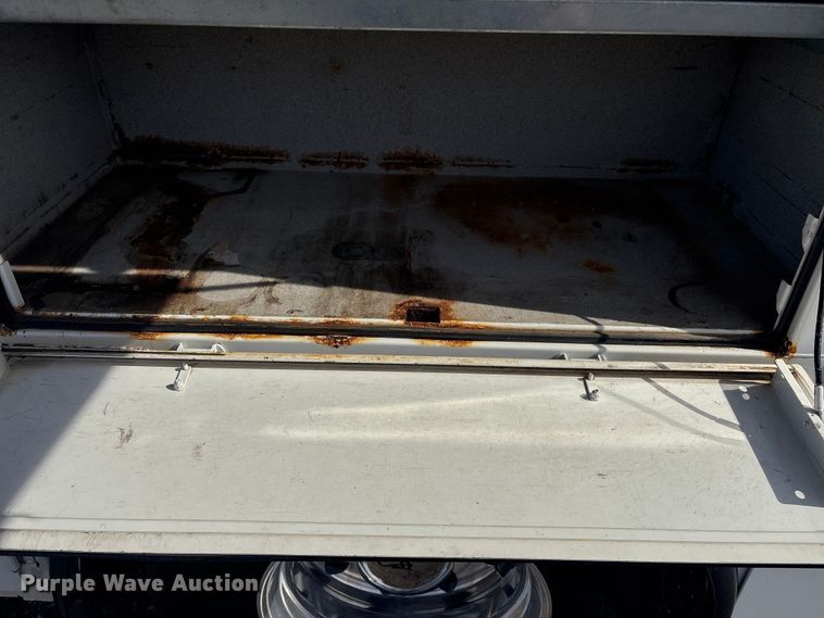 image for item EG8866 2016 Kenworth T3 Series utility / service truck