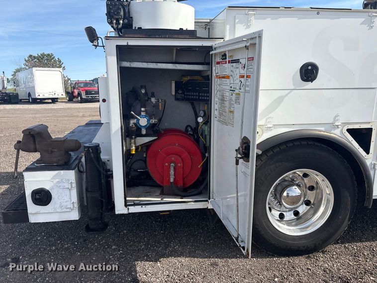 image for item EG8866 2016 Kenworth T3 Series utility / service truck