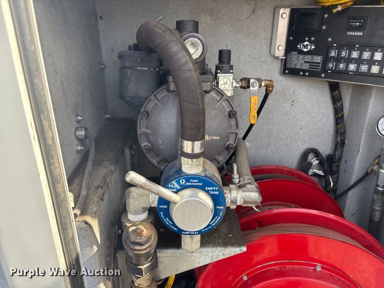 image for item EG8866 2016 Kenworth T3 Series utility / service truck