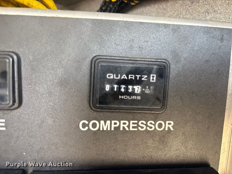 image for item EG8866 2016 Kenworth T3 Series utility / service truck