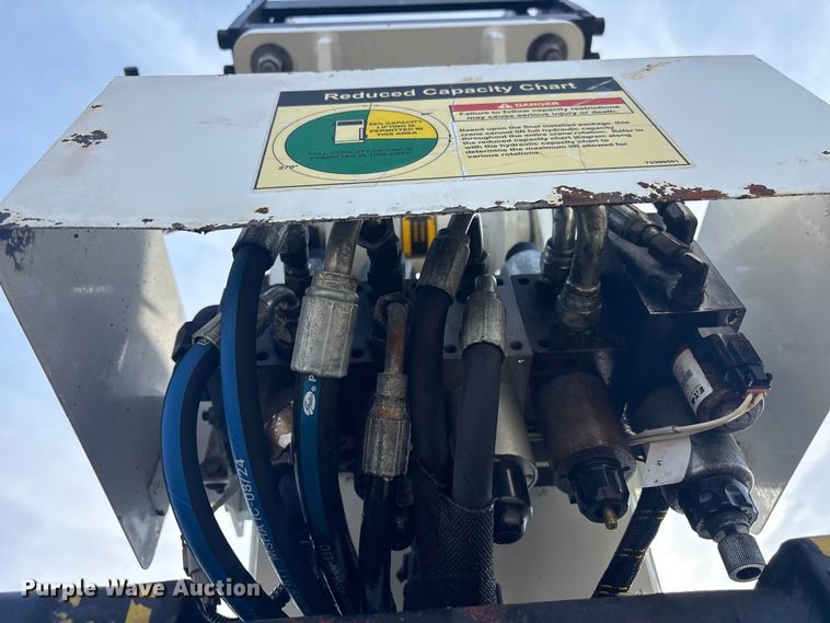 image for item EG8866 2016 Kenworth T3 Series utility / service truck