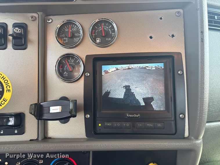 image for item EG8866 2016 Kenworth T3 Series utility / service truck