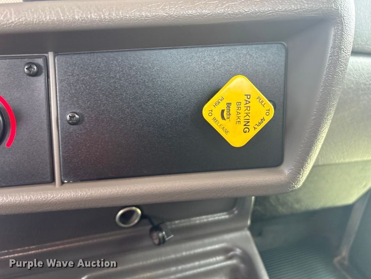 image for item EG8866 2016 Kenworth T3 Series utility / service truck