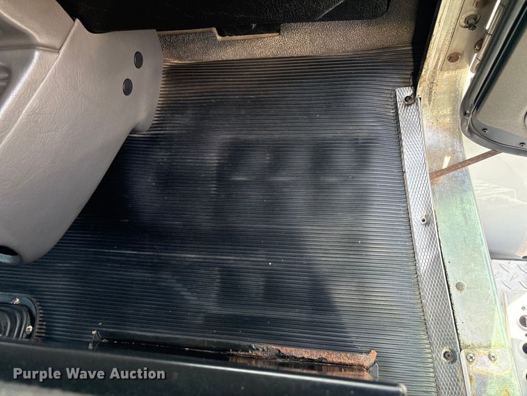 image for item EG8866 2016 Kenworth T3 Series utility / service truck