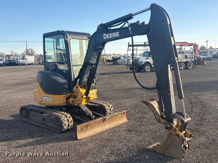 image for item EG8867 2014 John Deere 35D mini excavator