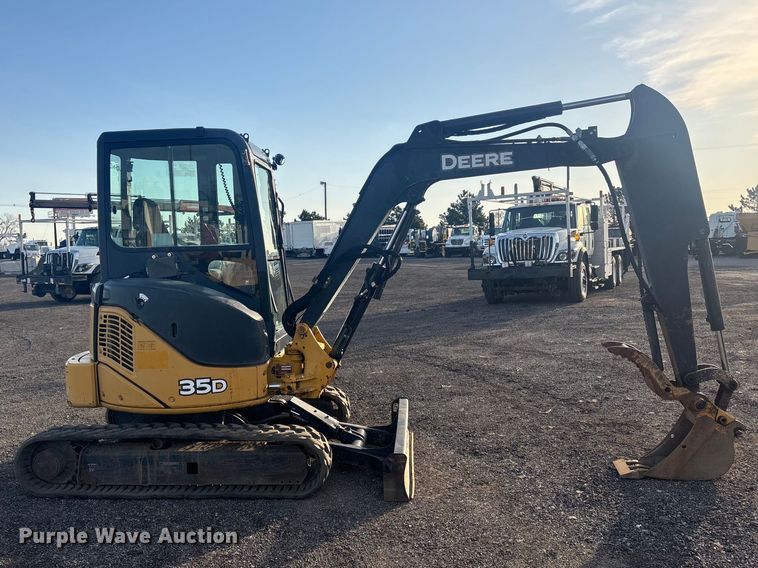 image for item EG8867 2014 John Deere 35D mini excavator
