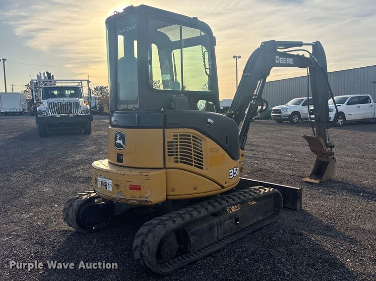 image for item EG8867 2014 John Deere 35D mini excavator