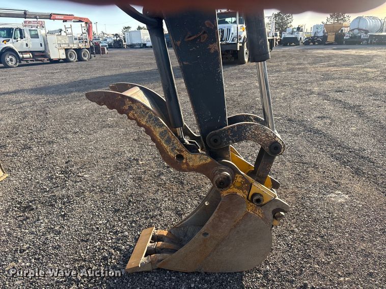 image for item EG8867 2014 John Deere 35D mini excavator