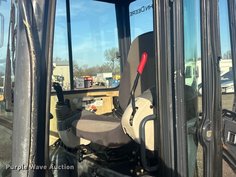 image for item EG8867 2014 John Deere 35D mini excavator