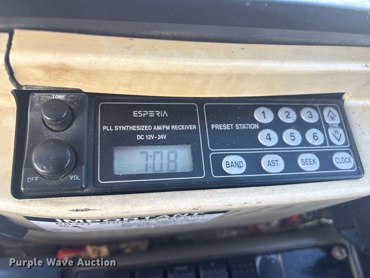 image for item EG8867 2014 John Deere 35D mini excavator