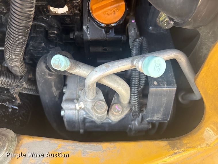 image for item EG8867 2014 John Deere 35D mini excavator