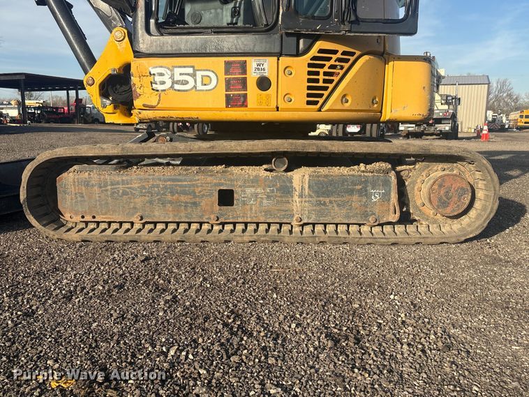 image for item EG8867 2014 John Deere 35D mini excavator