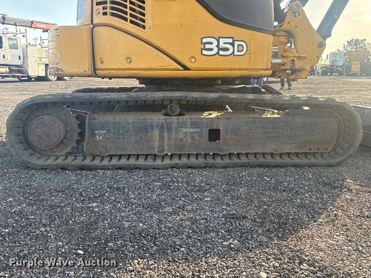 image for item EG8867 2014 John Deere 35D mini excavator