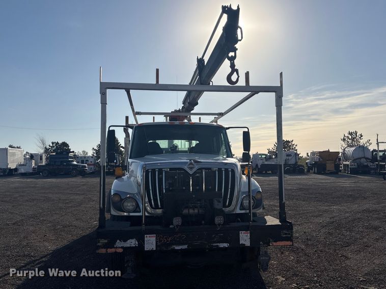 image for item EG8868 2011 International 7500 SBA crane truck