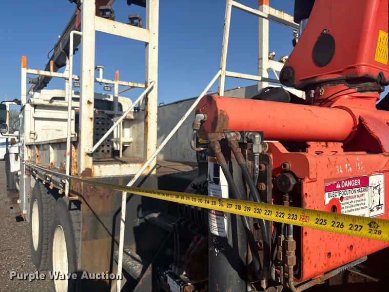 image for item EG8868 2011 International 7500 SBA crane truck