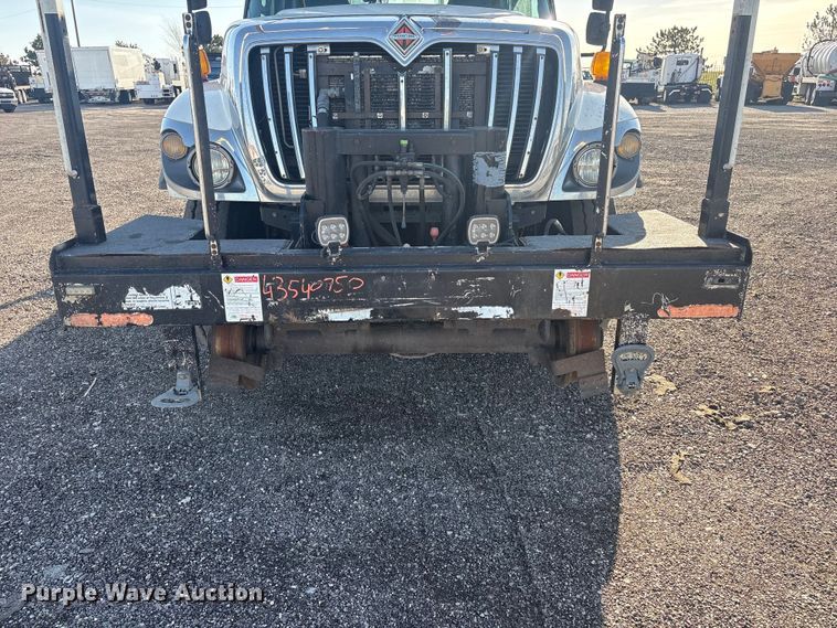 image for item EG8868 2011 International 7500 SBA crane truck