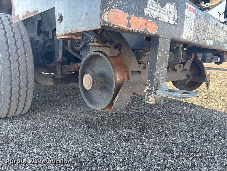 image for item EG8868 2011 International 7500 SBA crane truck