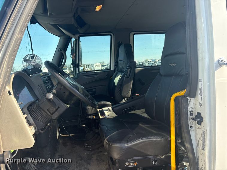 image for item EG8868 2011 International 7500 SBA crane truck