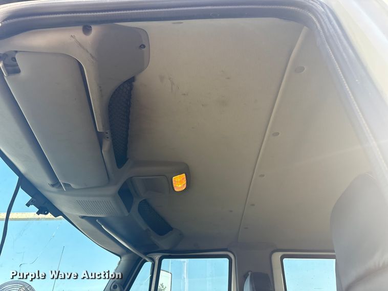 image for item EG8868 2011 International 7500 SBA crane truck