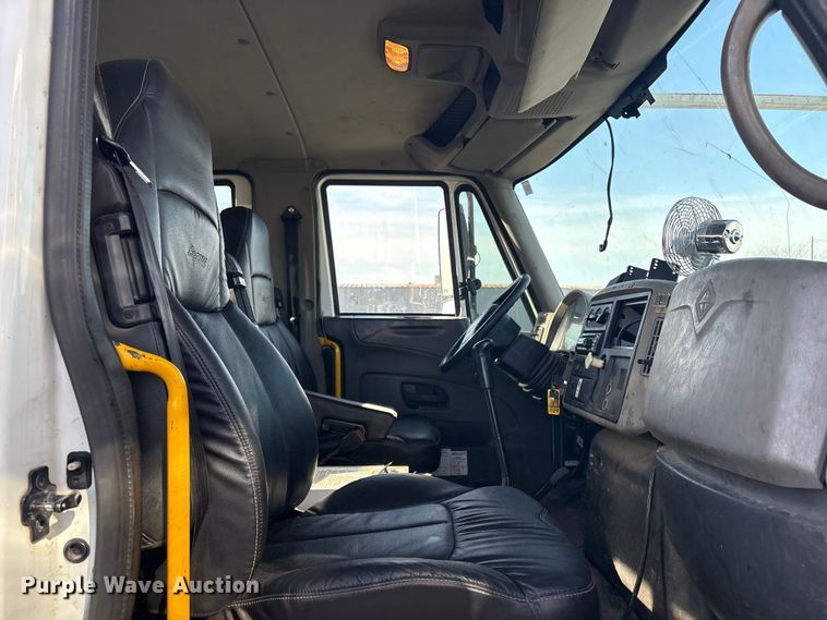 image for item EG8868 2011 International 7500 SBA crane truck