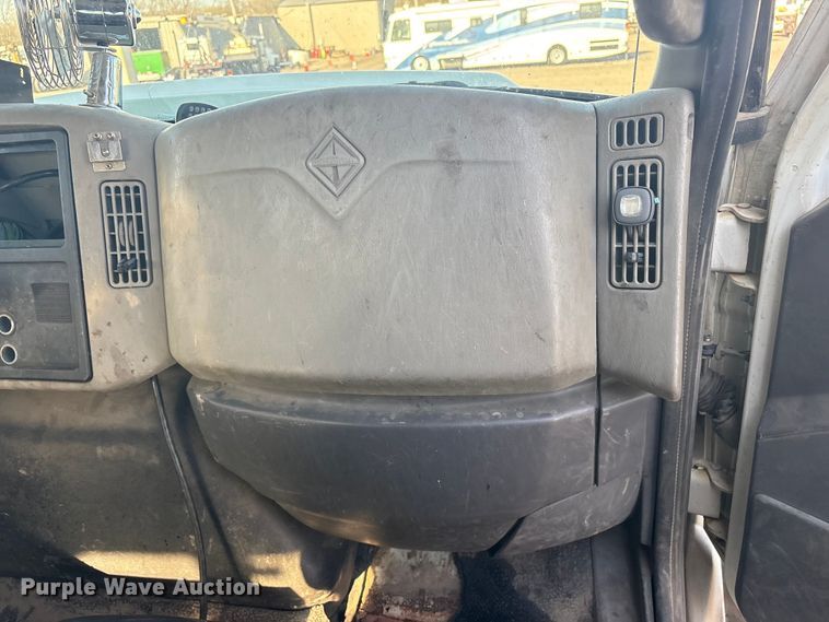 image for item EG8868 2011 International 7500 SBA crane truck