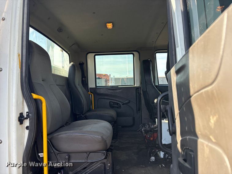 image for item EG8868 2011 International 7500 SBA crane truck