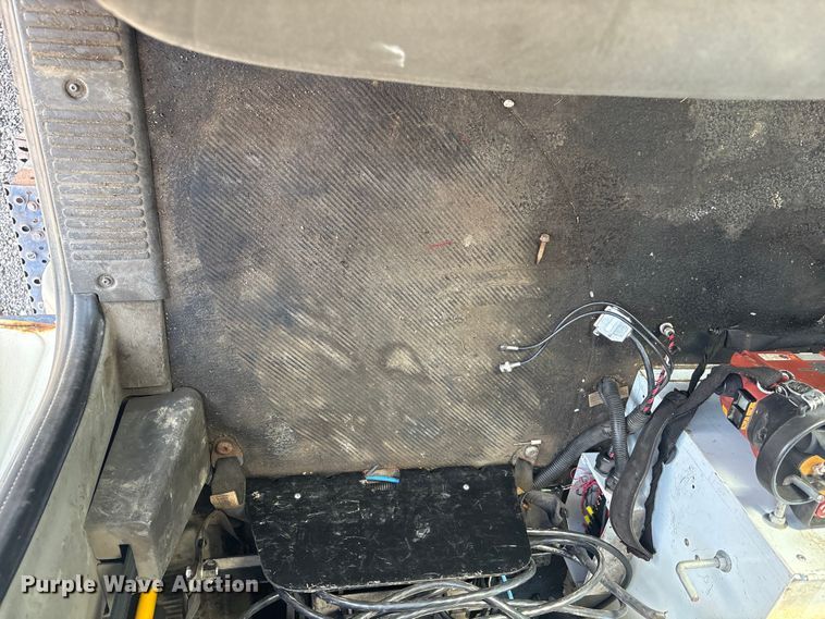 image for item EG8868 2011 International 7500 SBA crane truck